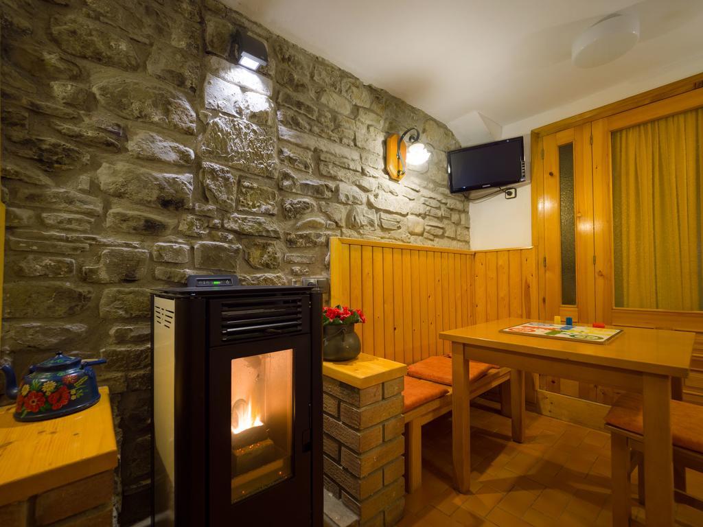 Hostal Pirineos Sarvisé Екстериор снимка